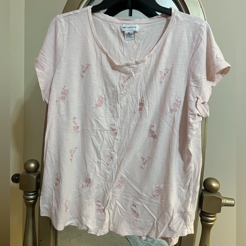 Women’s Liz Claiborne Blush Pink Floral Top